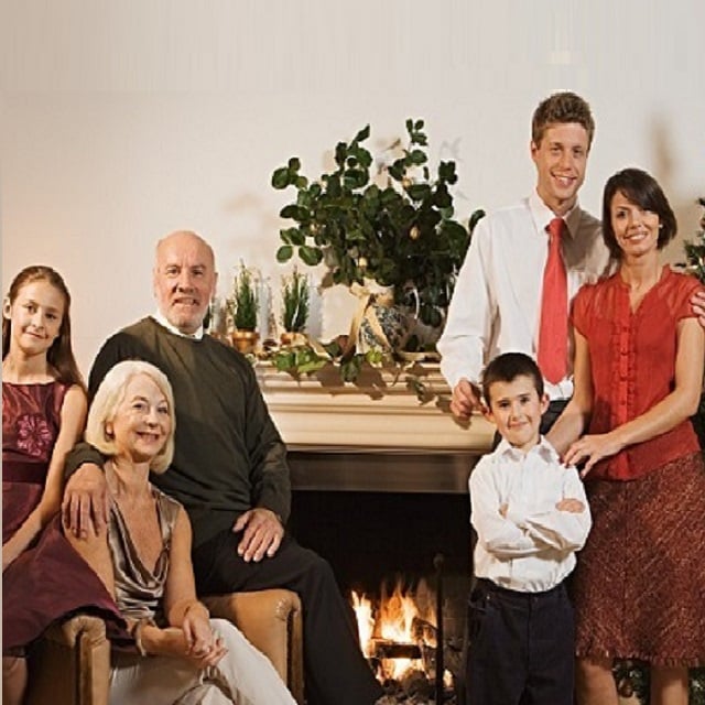/contrib/content/uploads/sites/415/2024/02/2021-11-25-family-holiday-56295447_Thinkstock-LHP_640x640.jpg